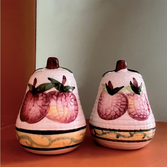 Vintage Handpainted Pear Shaped Salt & Pepper Shakers with Apples & Grapes - Picture 1 of 9